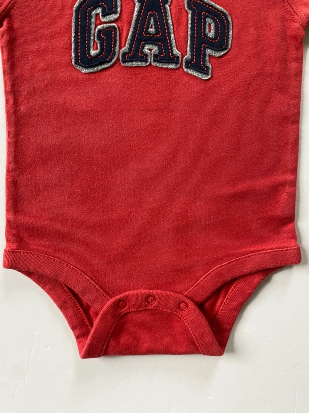 Baby GAP Logo One Piece T- Shirt Size 3 6 Months Red Spellout Red Cotton Snap